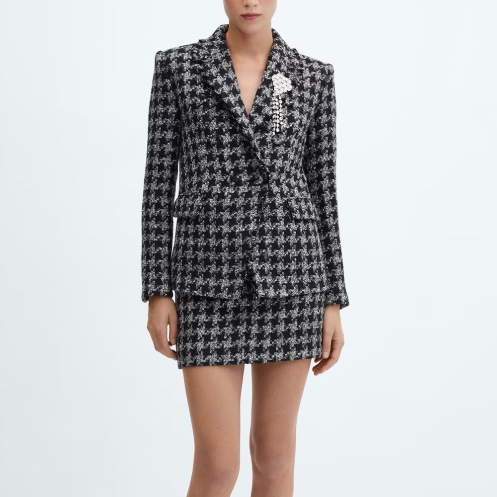 Mango TWEED BLAZER WITH BROOCH